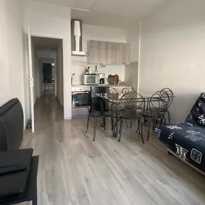 Coeur De Au 1er 66m2, Vu Sur La Place Apartamento